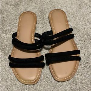 Black flat sandals size 6